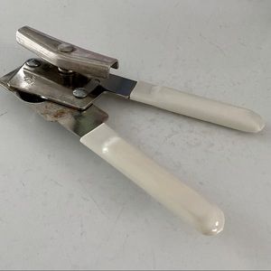 Swing Away Can Opener